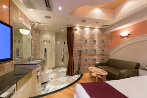 Chăn bông, minibar, két bảo mật tại phòng, trang trí khác biệt