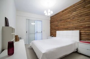 Apartamento luxo | 4 quartos, ferros/tábuas de passar roupa, Wi-Fi de cortesia