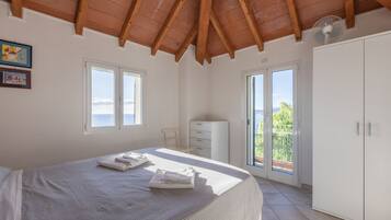 Apartament Deluxe, 2 dormitoris, vistes a la badia, torre | Cobrellits, decoració individual, mobiliari individual i wifi gratuïta