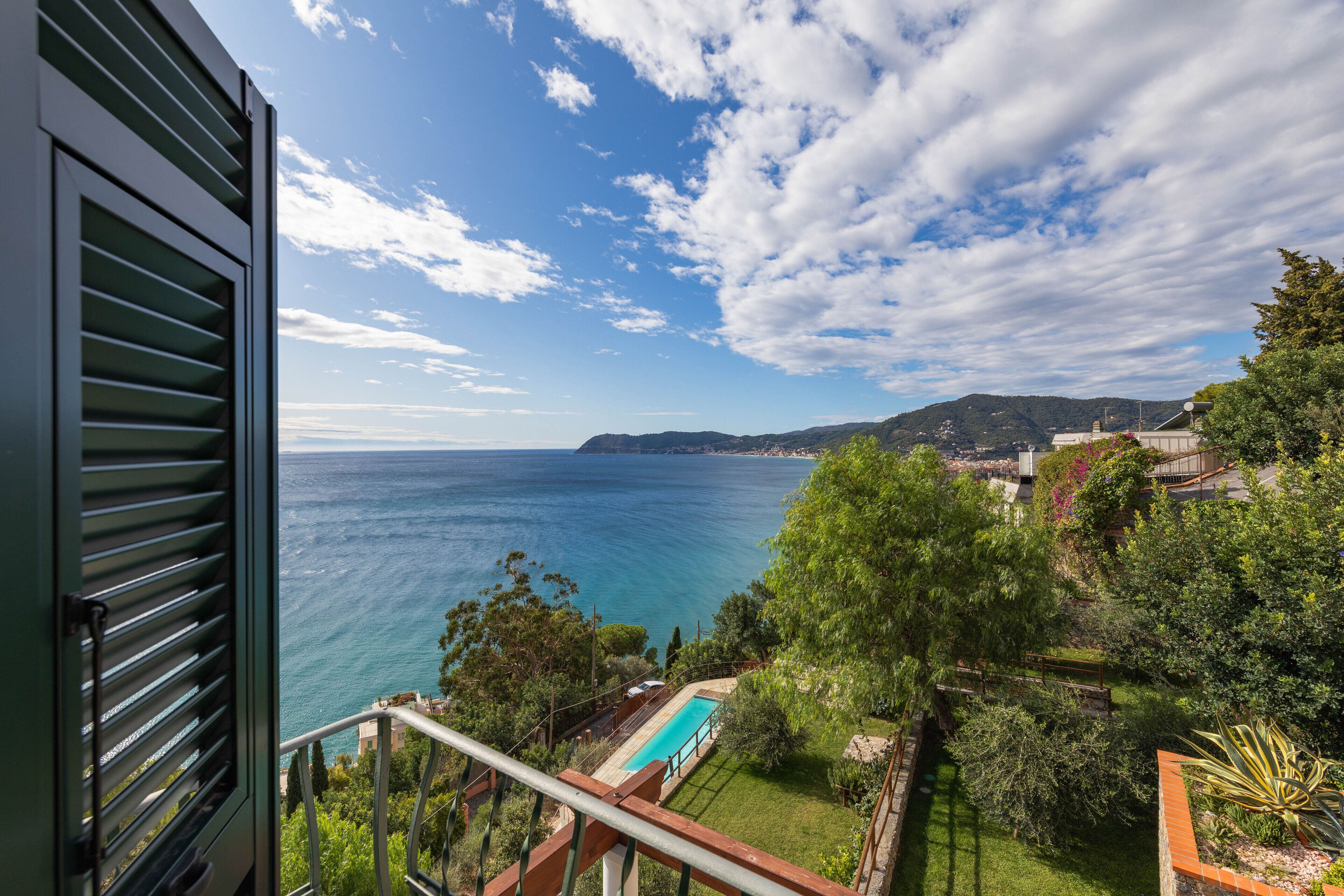 Apartamento Deluxe, 2 habitaciones, vistas a la bahía, en una planta alta | Vistas al agua