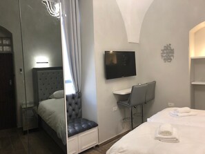 Luxury Studio | Soundproofing, iron/ironing board, free cribs/infant beds, free WiFi - Nice Studio close the Waldorf Astoria (Jerusalem)