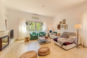 TV - Maria Bonaire for eigth people with pool (Alcúdia)