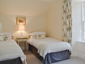 1 bedroom, bed sheets