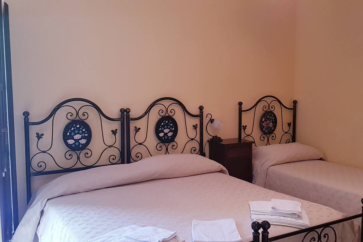 Iron/ironing board, cribs/infant beds, rollaway beds, free WiFi