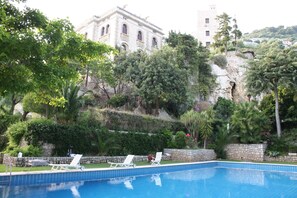 Outdoor pool - Arcomarino - apartment in a prestigious historic villa (Grimaldi)