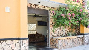 Unclassified image, 4 of 19, button - Hotel Mary Telma (Cuatro Ciénegas)