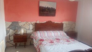 4 Schlafzimmer, Bügeleisen/Bügelbrett, kostenloses WLAN, Bettwäsche