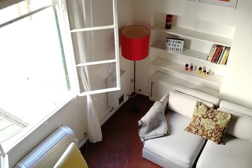 Cozy and modern studio apartment by Mmega