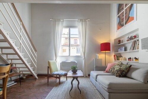 Cozy and modern studio apartment by Mmega