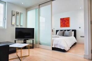 1 bedroom, desk, iron/ironing board, free WiFi - A modern apartment, fully equipped with everything needed for a comfortable stay (Portsmouth)