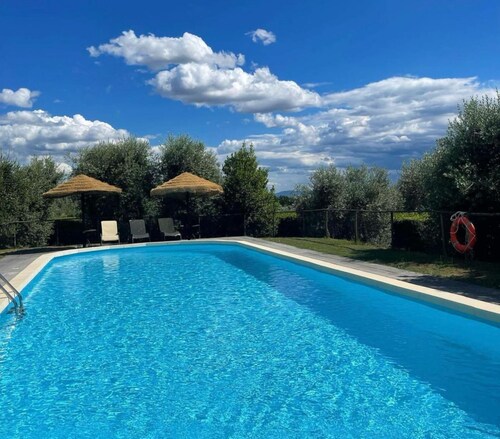 Situated inside olive oil farm, Altabina enjoys a panoramic position over the valley and the large h