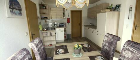 تناول الطعام