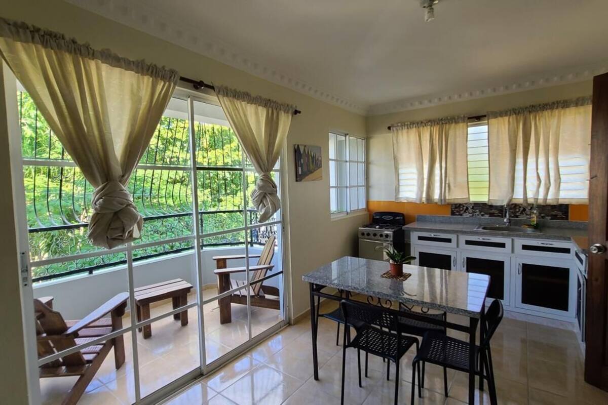 executive room, balcony | private kitchen | microwave, griddle, cleaning supplies, paper towels