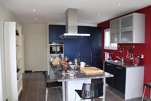 Kühlschrank, Herdplatte, Geschirrspüler