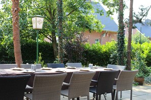 Buiten dineren