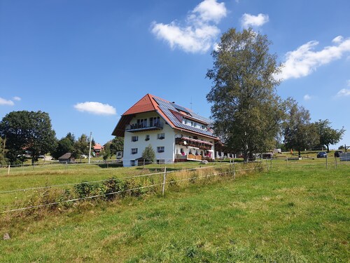 Gemütliche 55 m² Ferienwohnung in ruhiger Lage, nur 3 km zum Schluchsee.