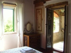 4 Schlafzimmer, Schreibtisch