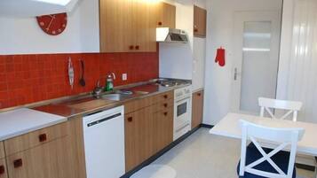 Frigorífic, forn, placa de cuina i rentaplats