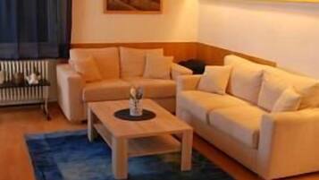 Televisión, tenis de mesa y estéreo