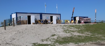 Fantastische FH, op de dijk, incl. Gebruik binnenzwembad, speelschuur + lagunevrij 