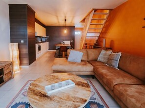 TV - The Horseshoe with parking by Interhome (Bredene)