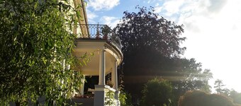 Top 3 Zi. Apartment in villa area near the castle and old town, 110 sqm