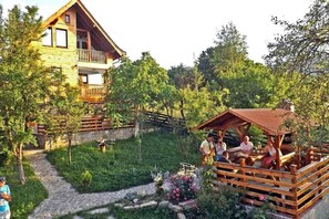 Outdoor dining - Casa Zollo - Holiday home with princely rooms (Vale)