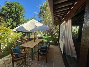 屋外ダイニングエリア