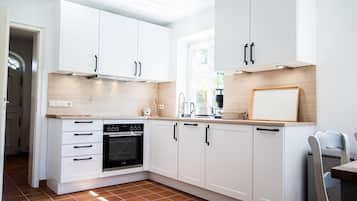 Frigorifero, microonde, forno, macchina per tè/caffè