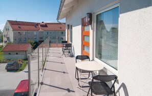 Outdoor dining - Awesome apartment in Visby with kitchen (Visby)