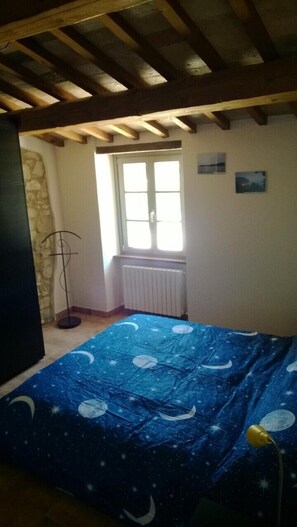 2 camere, ferro/asse da stiro, Wi-Fi gratuito, lenzuola