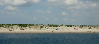 Child-friendly, cozy vacation home, by the sea, park, wifi free,