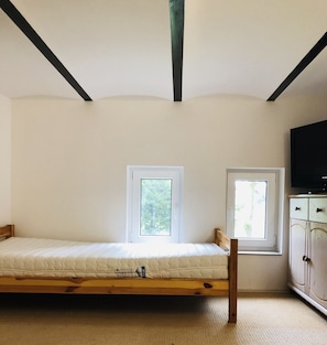 1 habitación, wifi y ropa de cama