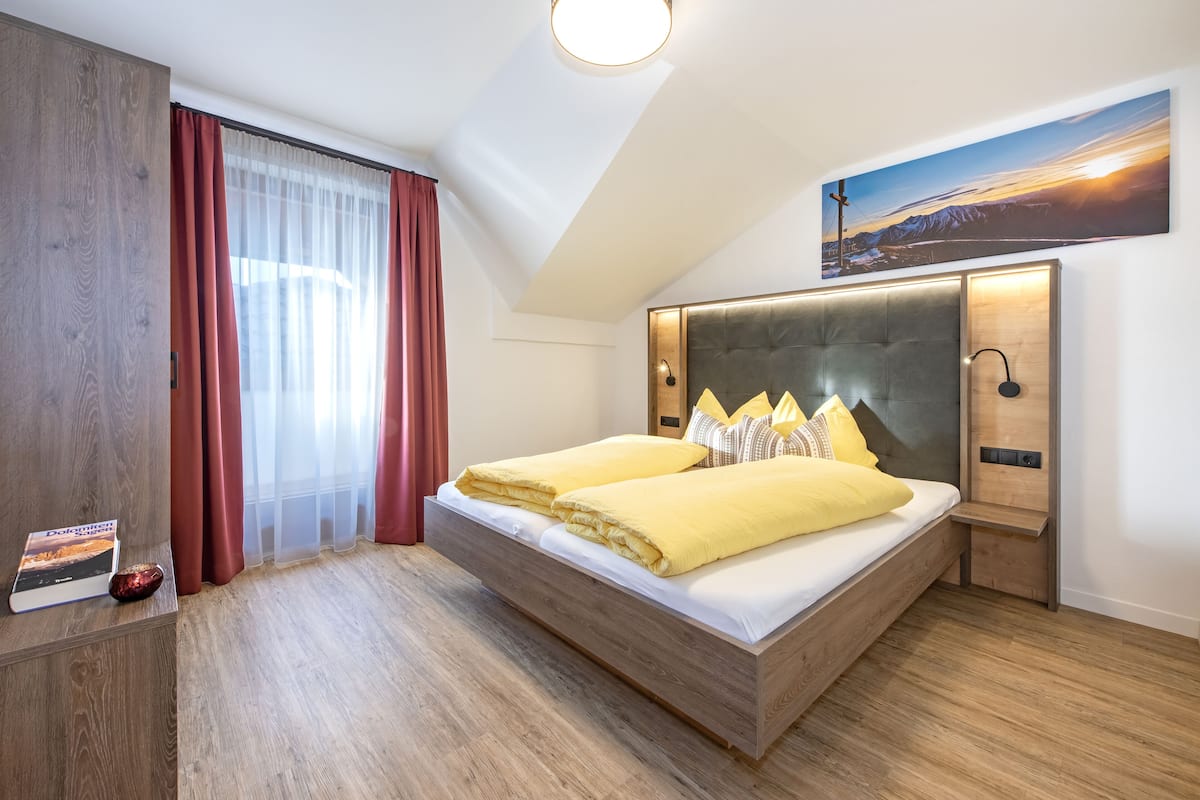 Basic Apartment (Mesen B) | In-room safe, desk, laptop workspace, soundproofing