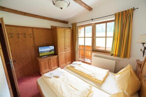 3 chambres, bureau, Wi-Fi, draps fournis