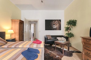 Klassieke studio (Elbflorenz) | Woonruimte | Plasmatelevisie