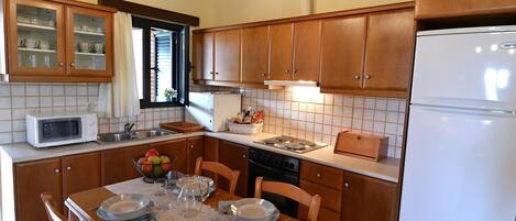 Kühlschrank, Ofen, Herdplatte, Geschirrspüler