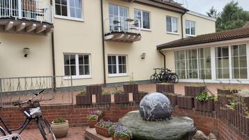 Enceinte de lâhĂ©bergement