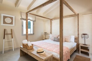 Suite Deluxe, terraza | Ropa de cama de alta calidad, minibar, caja fuerte