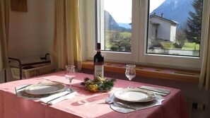 Dining - Flat with mountain view (Poschiavo)