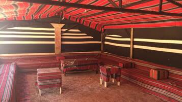 Colazione a base di specialità locali inclusa, servita tutte le mattine