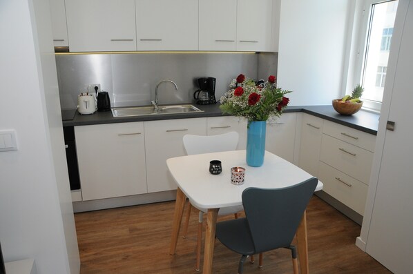 Fridge, microwave, oven, dishwasher