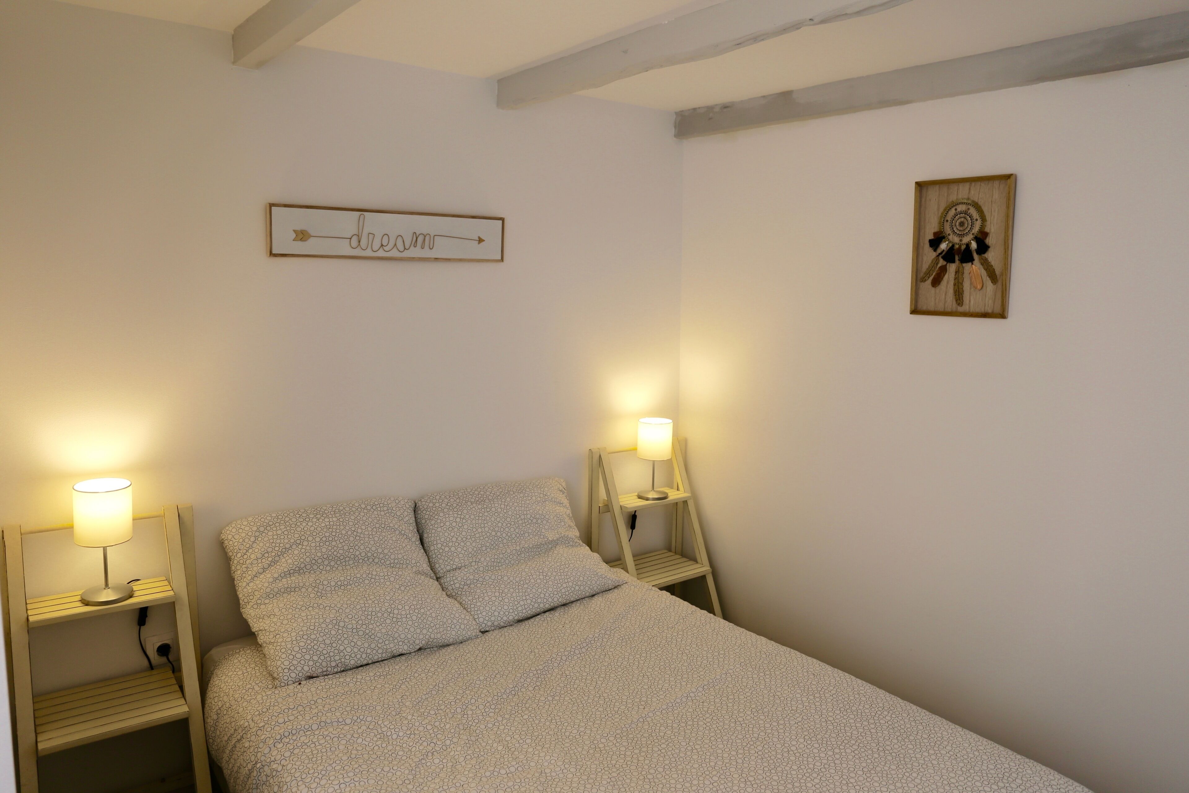 2 chambres, fer et planche à repasser, Wi-Fi, draps fournis