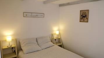 2 chambres, fer et planche Ă repasser, Wi-Fi, draps fournis