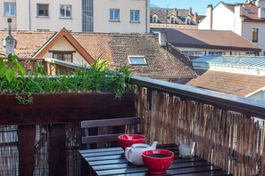 Outdoor dining - Pleasant apartment in the city center (Annecy)