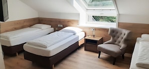 Standard Triple Room | In-room safe, cribs/infant beds, free WiFi, bed sheets