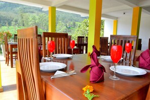 Free daily continental breakfast  - Grand Adams Peak Hotel (Nallathanniya)