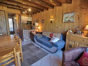 TV - Cozy duplex near slopes with wifi and pet-friendly (Notre-Dame-de-Bellecombe)