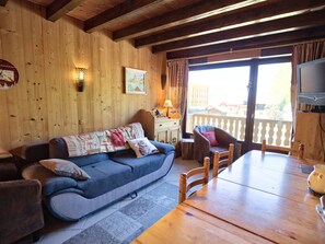 TV - Cozy duplex near slopes with wifi and pet-friendly (Notre-Dame-de-Bellecombe)