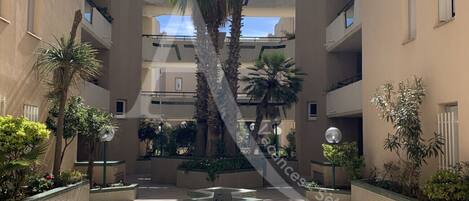 Enceinte de lâhĂ©bergement